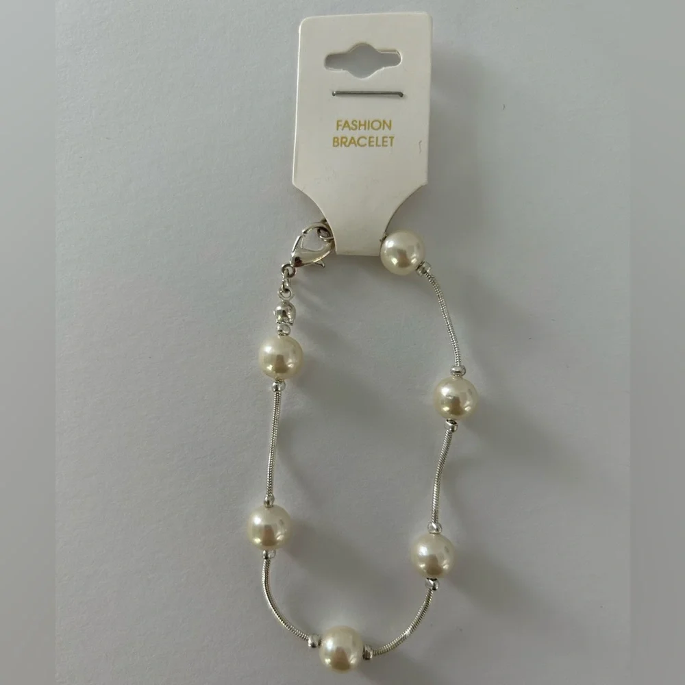 🦋 5/$25 - Pearl Beaded Fashion Bracelet - NWT Vintage